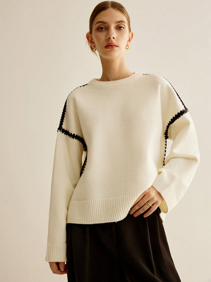 Minimalistischer bestickter Pullover